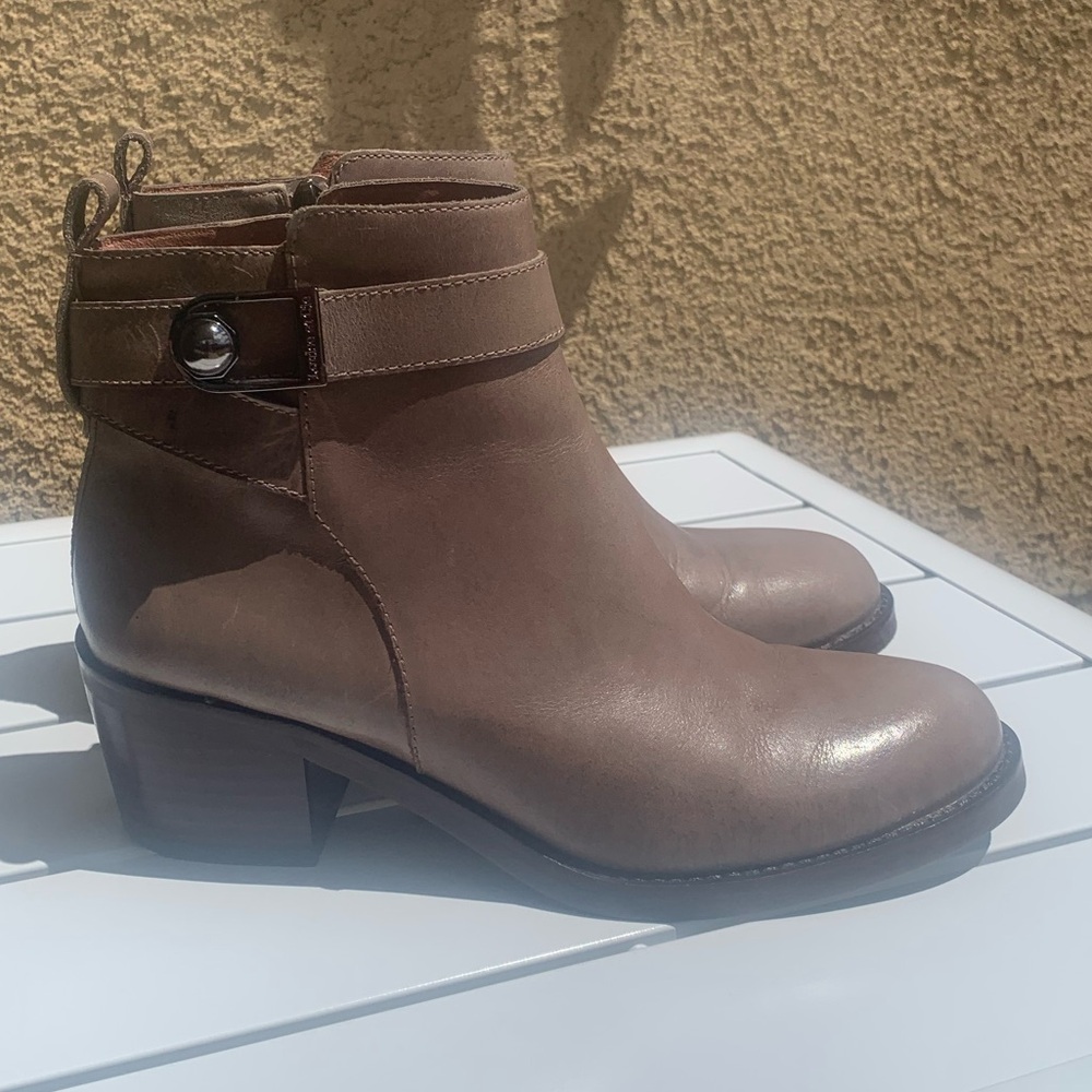 Louise et Cie taupe grey leather booties 7.5M